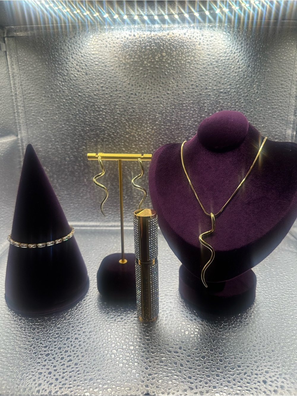 Gold Wave Pendant Necklace and Earrings Set - Elegant Women Jewelry